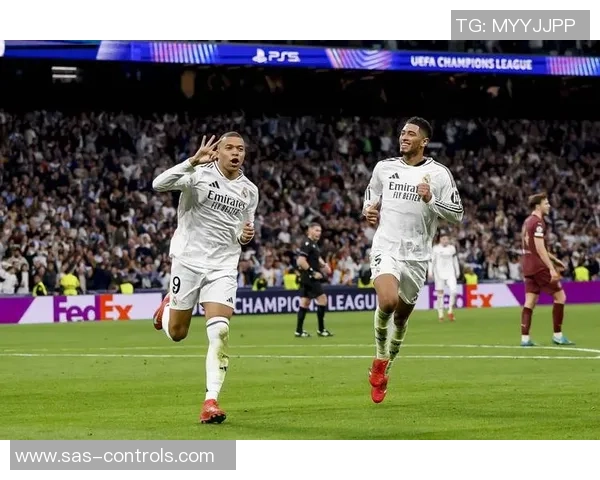 德甲激战AC米兰3-0战胜皇马乌龙球引发争议判罚全场沸腾