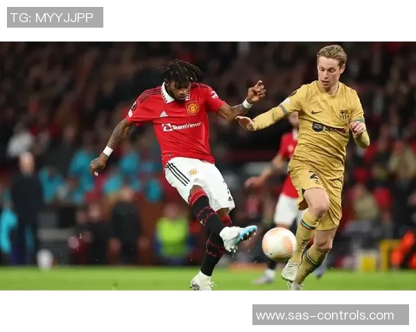 欧冠激战曼联与巴萨握手言和转会传闻再度升温引发热议