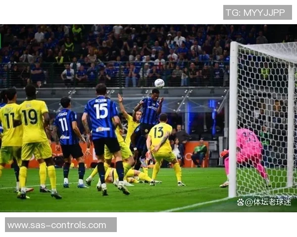 世界杯精彩对决里昂与国米战成平局神奇扑救引发争议判罚热议