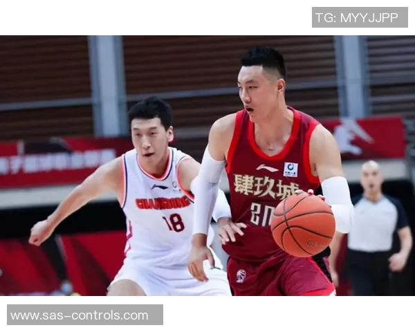 尤文图斯险胜那不勒斯红牌事件引发全场热议与争议